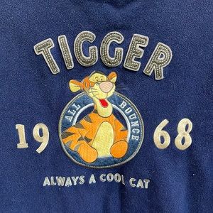 Vintage Disney Store Exclusive Tiger Fleece Sweatshirt Winnie the Pooh Crew Neck